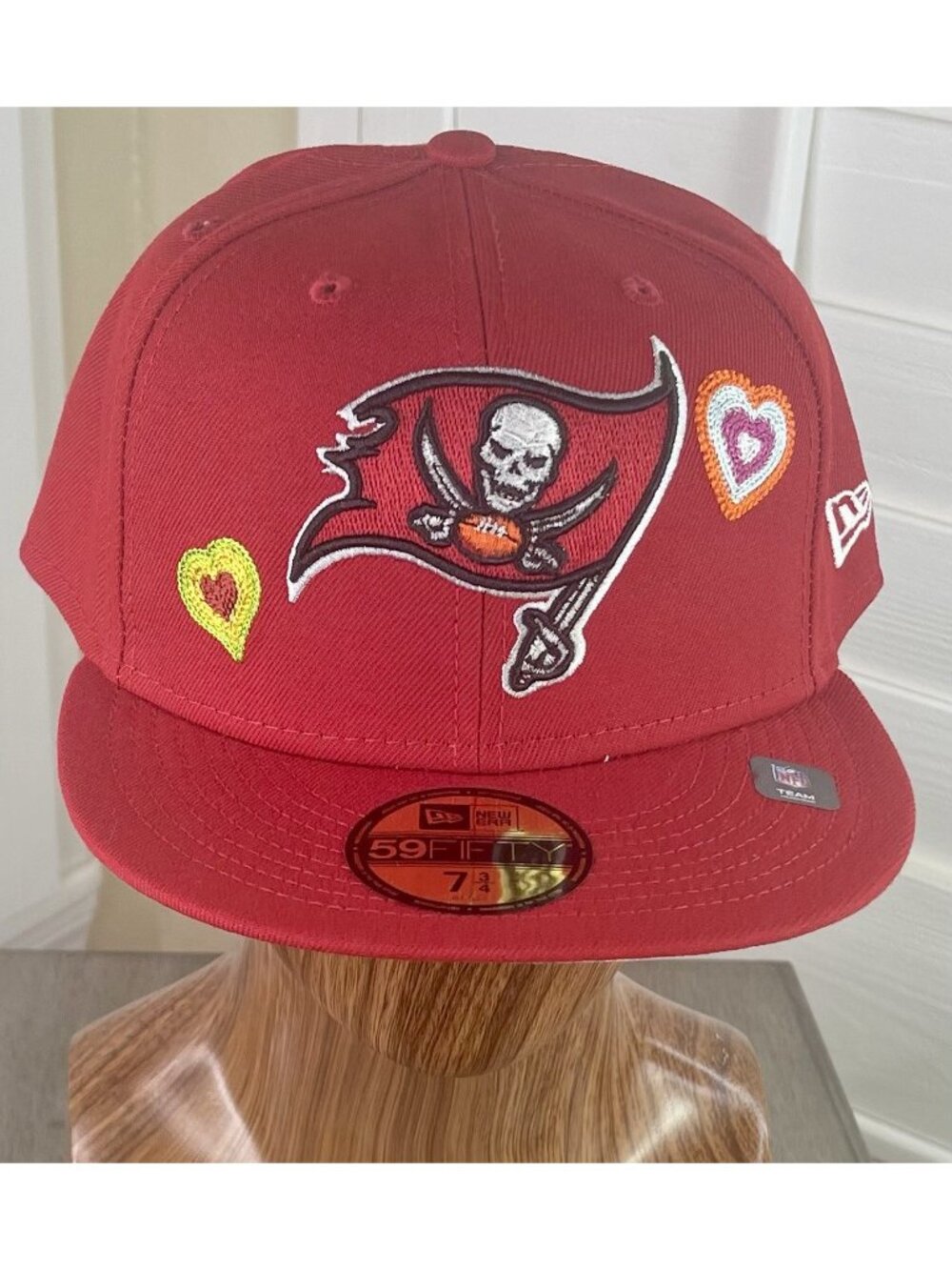 New Era 59Fifty NFL Tampa Bay Buccaneers Scarlet Chain Stitch Heart Fitted 7 3/4